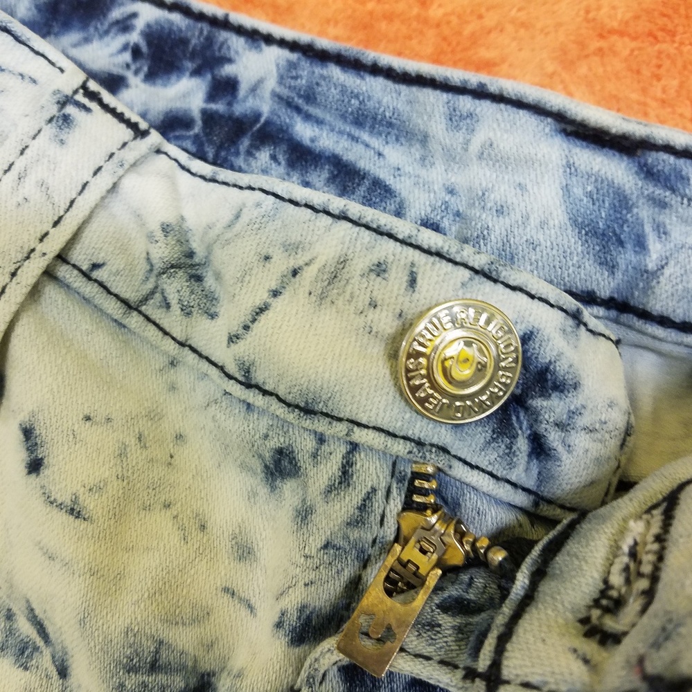 True Religion Shorts - Picture 3 of 5